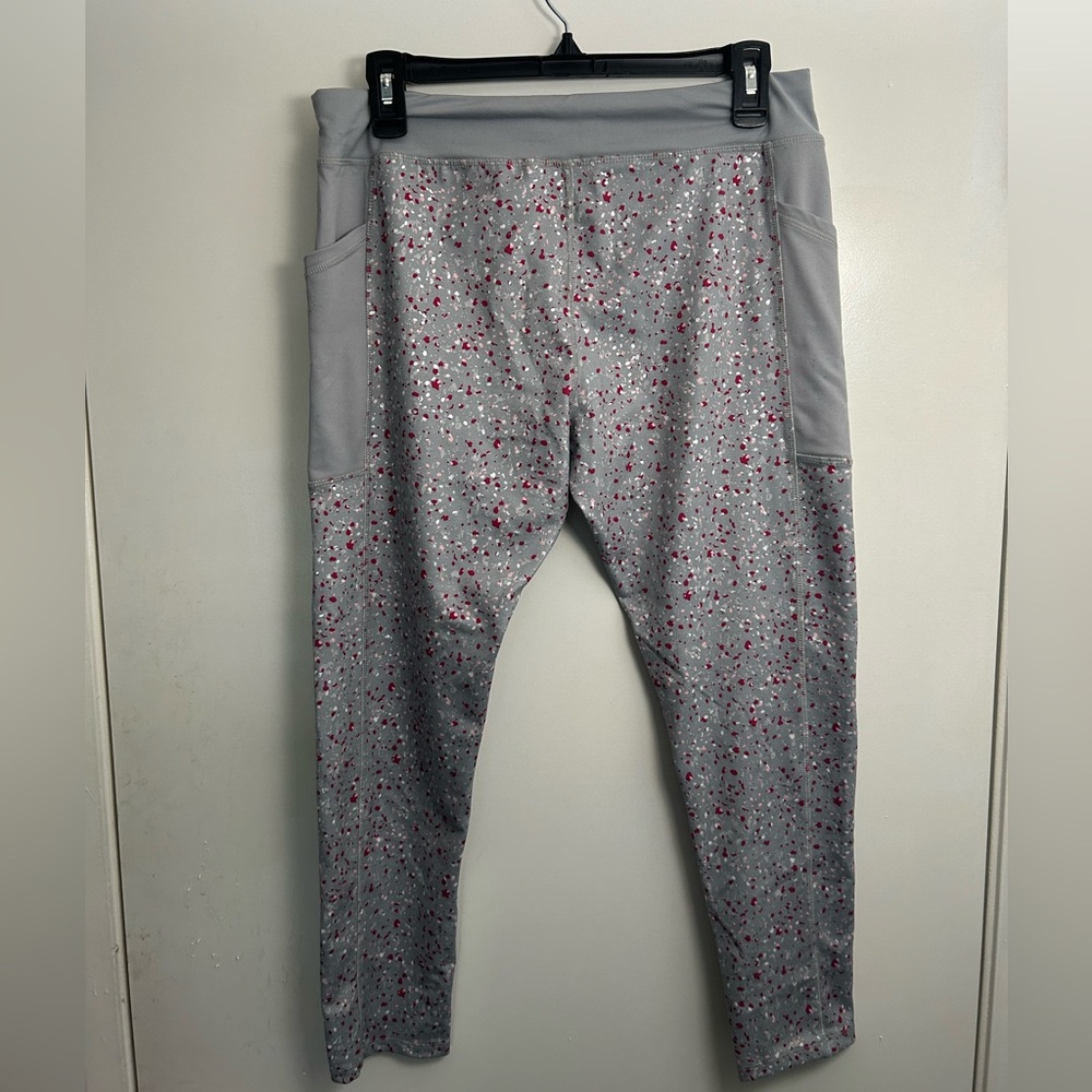 Grey spotted leggings